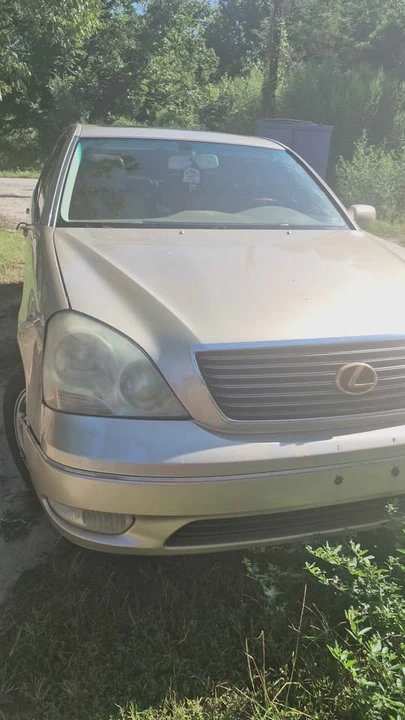 2001 Lexus LS 3rd Gen - Image 4 of 5