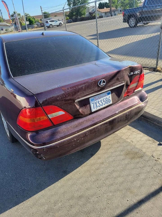 2001 Lexus LS 3rd Gen - Image 2 of 3