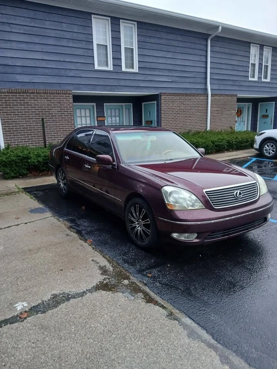 2001 Lexus LS 3rd Gen - Image 2 of 2