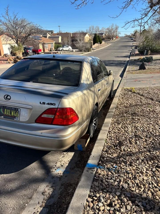 2001 Lexus LS 3rd Gen - Image 4 of 9