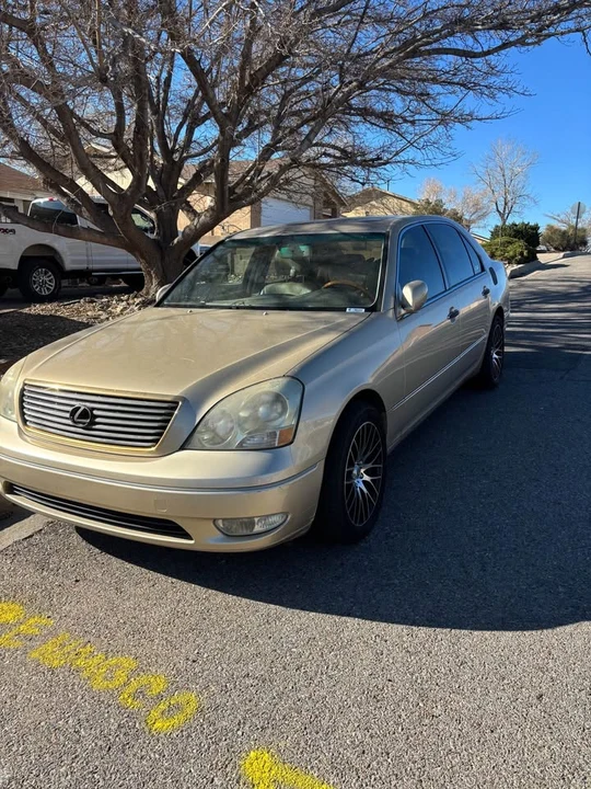 2001 Lexus LS 3rd Gen - Image 2 of 9