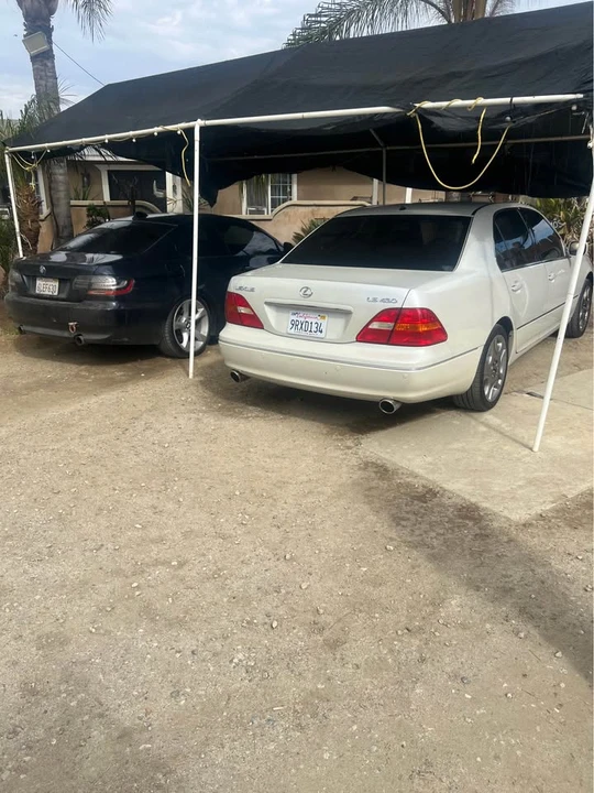 2001 Lexus LS 3rd Gen - Image 4 of 10