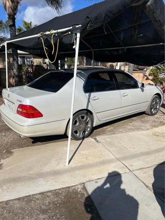 2001 Lexus LS 3rd Gen - Image 2 of 10