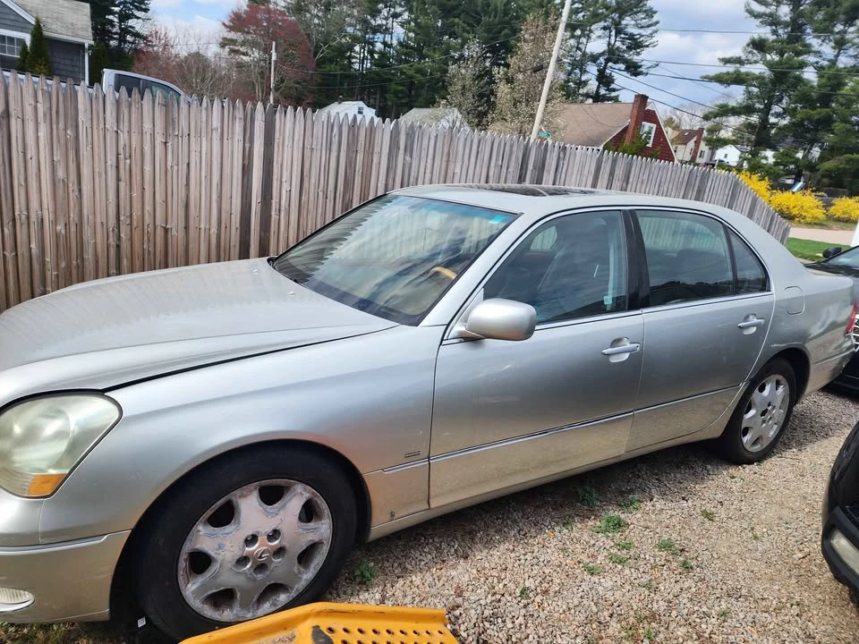 2001 Lexus LS 3rd Gen - Image 4 of 4