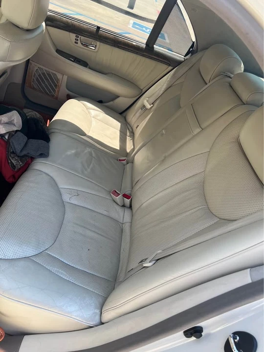 2001 Lexus LS 3rd Gen - Image 6 of 10