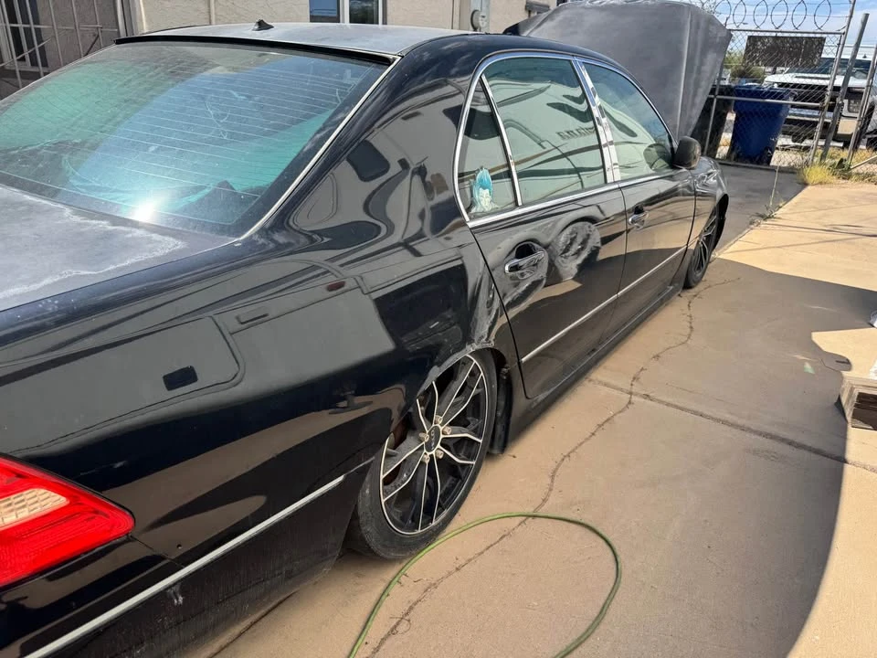 2001 Lexus LS 3rd Gen - Image 6 of 11