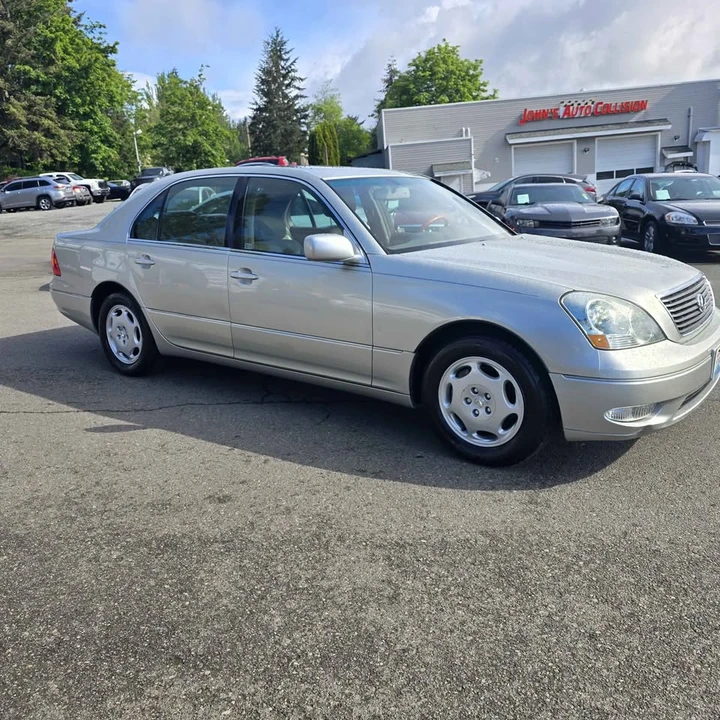 2001 Lexus LS 3rd Gen - Image 3 of 17