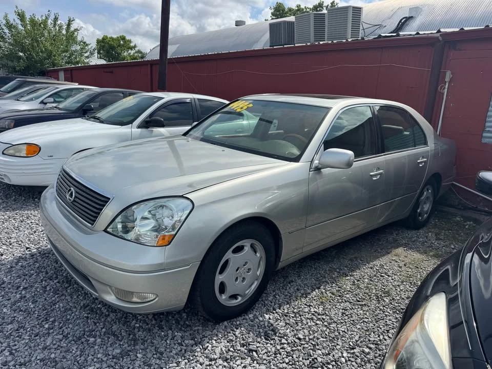 2001 Lexus LS 3rd Gen - Image 18 of 20