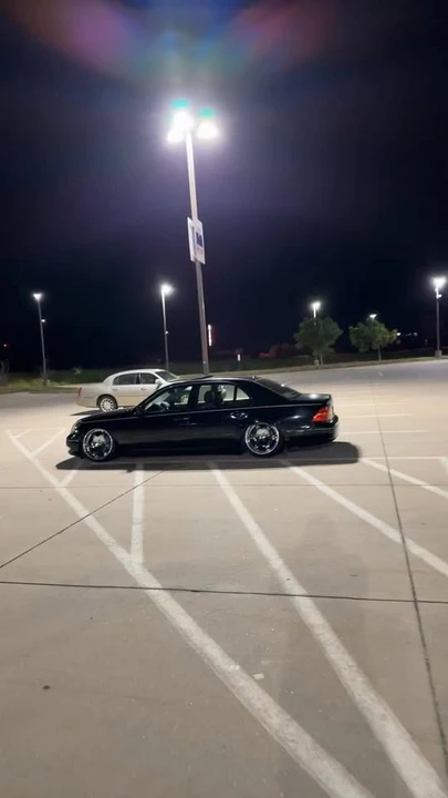 2001 Lexus LS 3rd Gen - Image 16 of 16