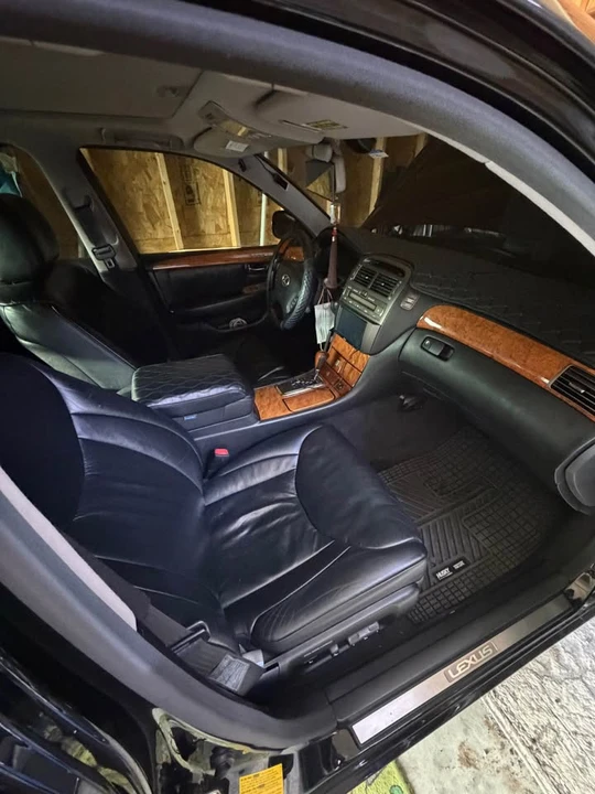 2001 Lexus LS 3rd Gen - Image 6 of 16