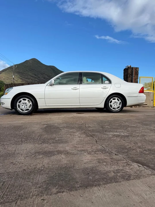 2001 Lexus LS 3rd Gen - Image 2 of 6