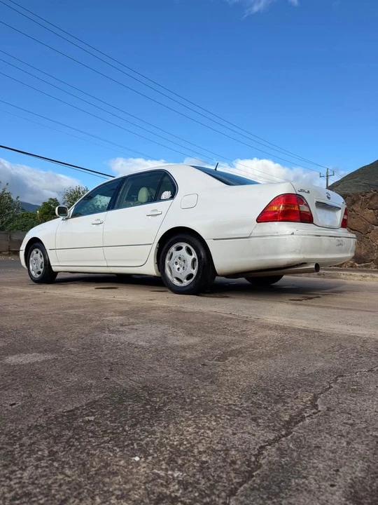 2001 Lexus LS 3rd Gen - Image 3 of 6
