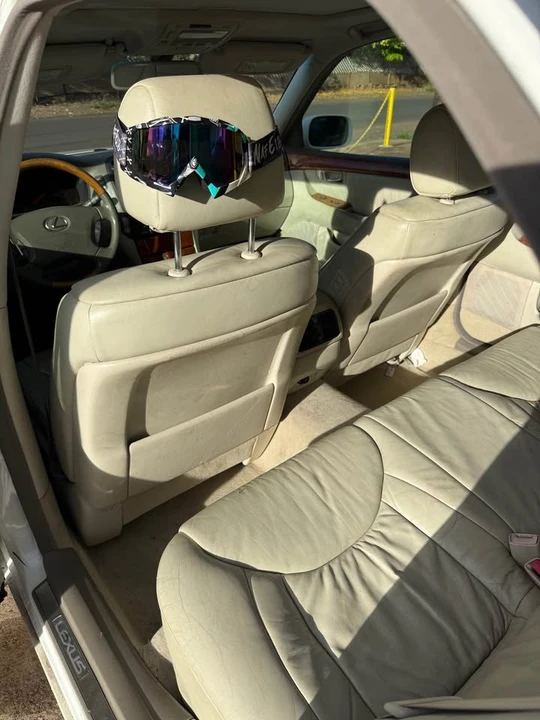 2001 Lexus LS 3rd Gen - Image 5 of 6