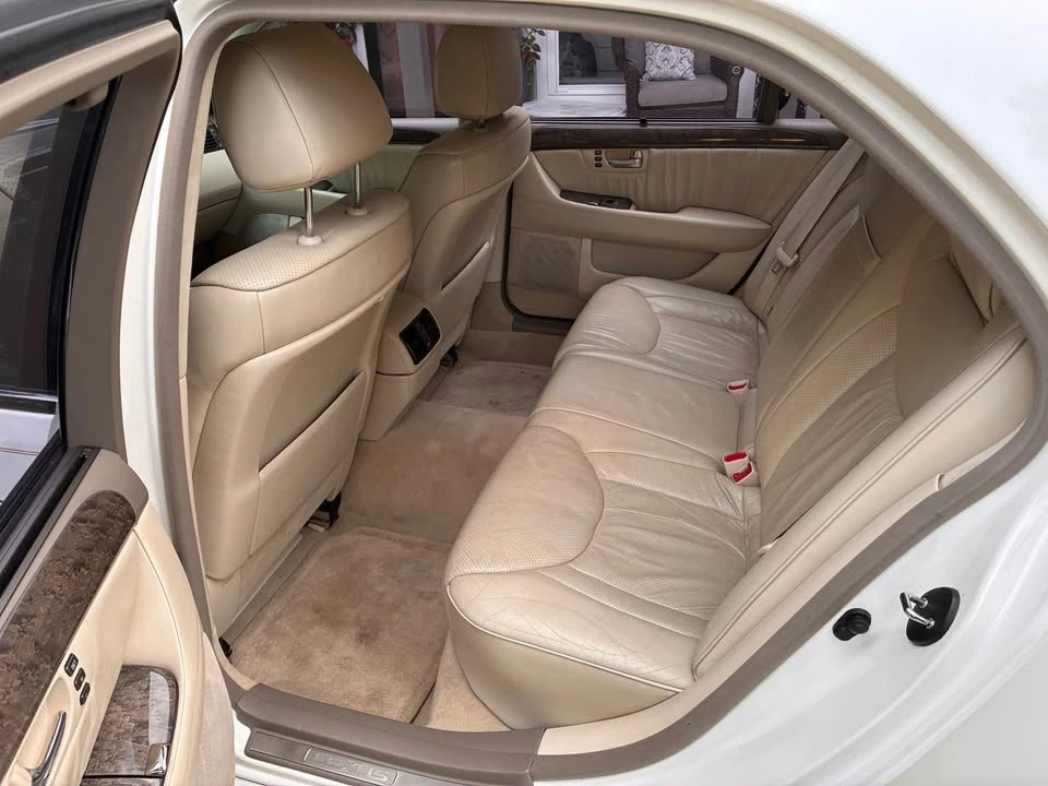 2001 Lexus LS 3rd Gen - Image 4 of 11