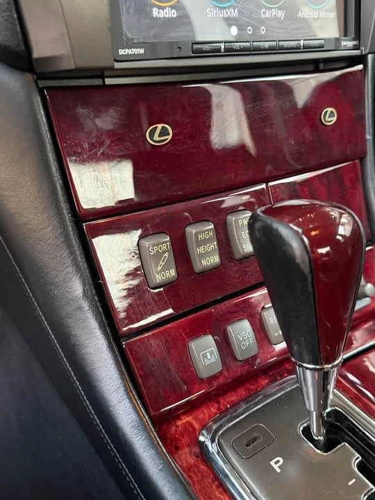 2001 Lexus LS 3rd Gen - Image 11 of 14