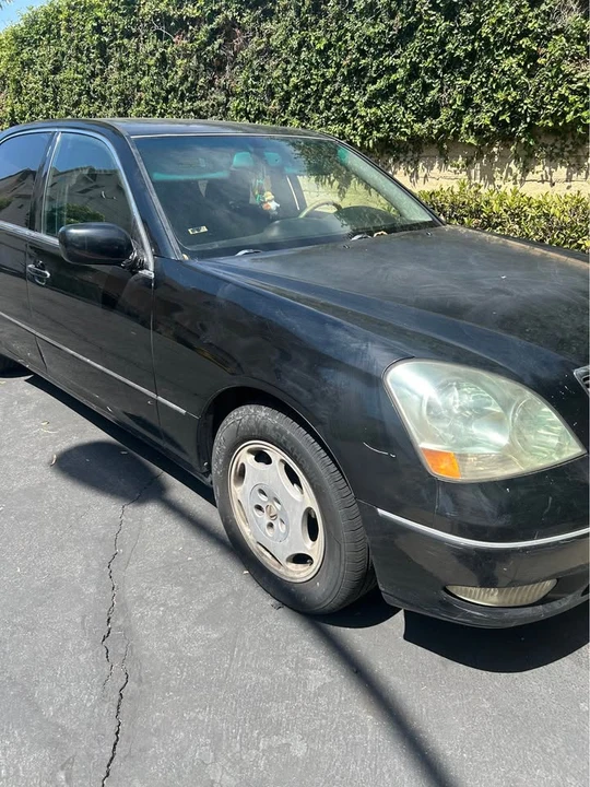 2001 Lexus LS 3rd Gen - Image 2 of 14