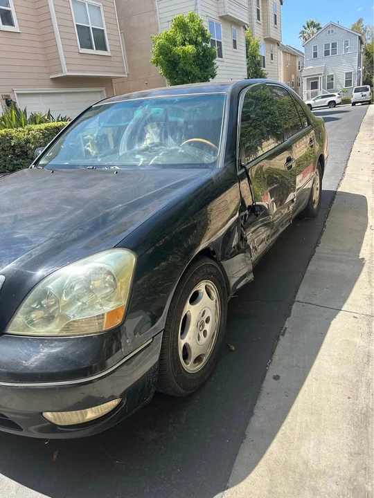 2001 Lexus LS 3rd Gen - Image 6 of 14