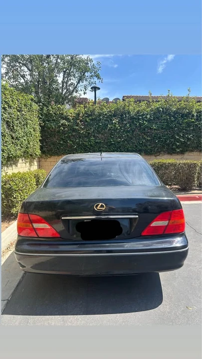 2001 Lexus LS 3rd Gen - Image 4 of 14