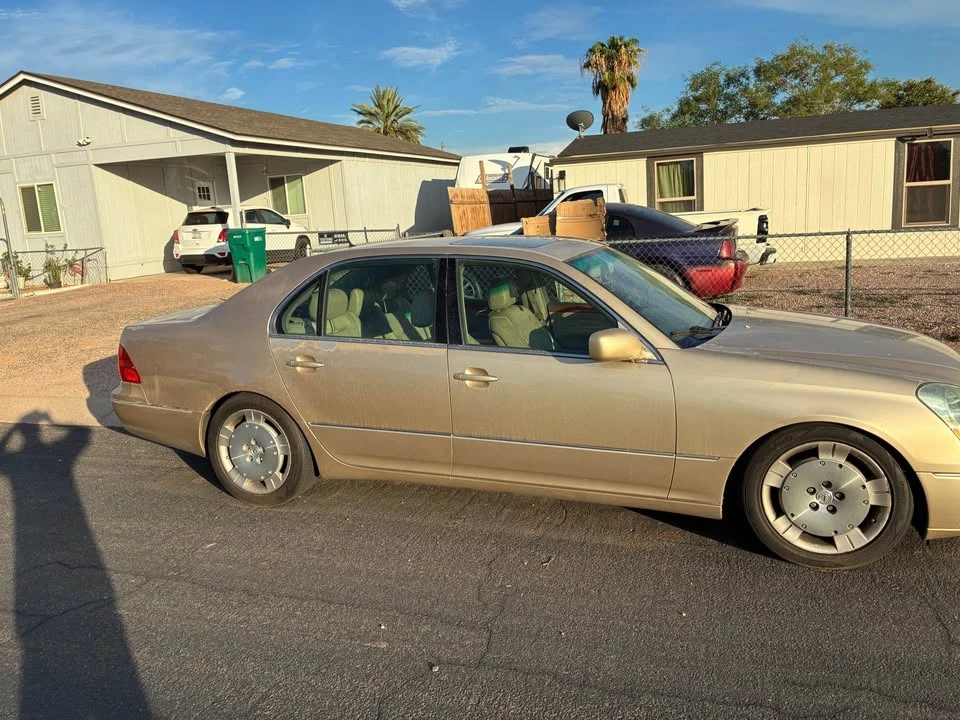 2001 Lexus LS 3rd Gen - Image 5 of 13