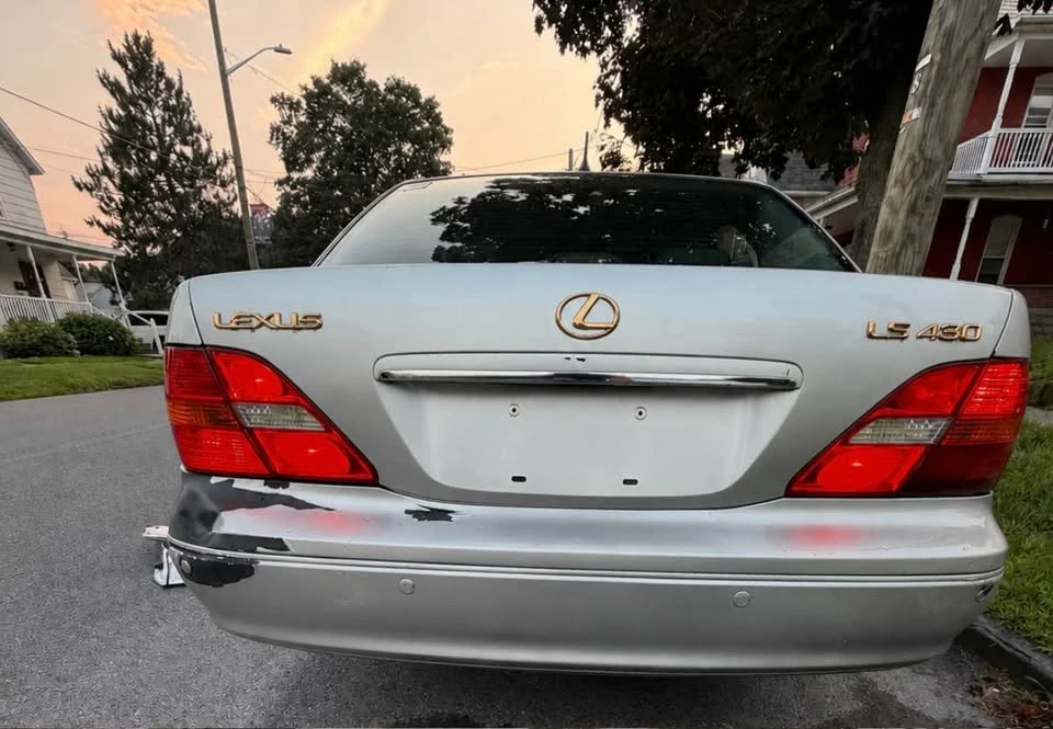 2001 Lexus LS 3rd Gen - Image 5 of 14