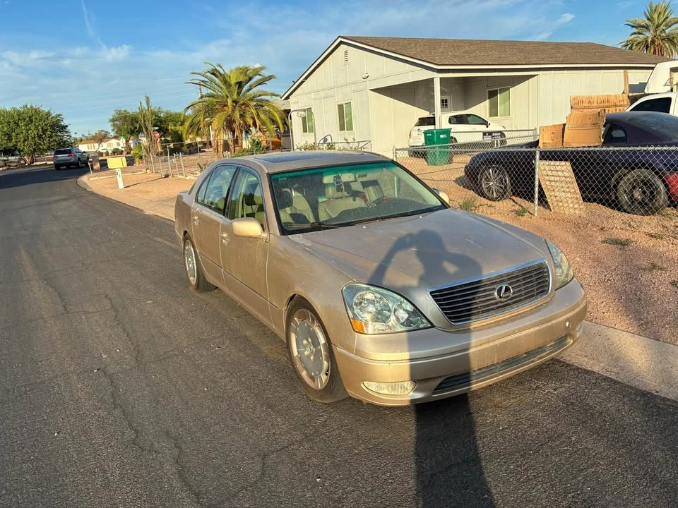 2001 Lexus LS 3rd Gen - Image 4 of 13