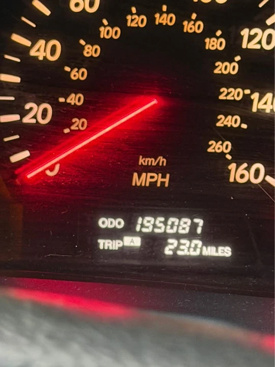 2001 Lexus LS 3rd Gen - Image 14 of 14