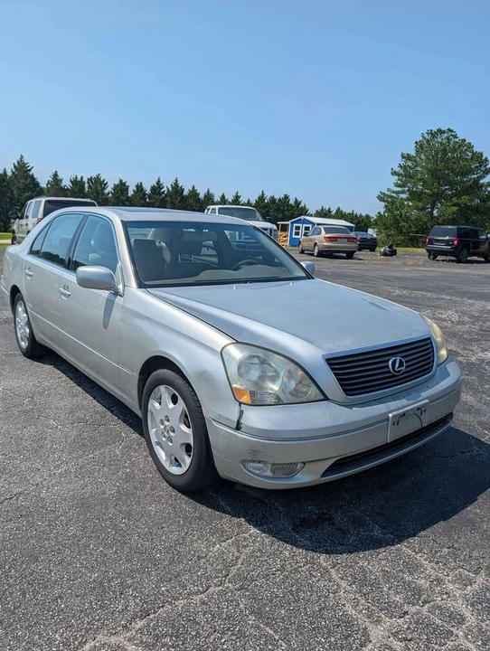 2001 Lexus LS 3rd Gen - Image 3 of 12