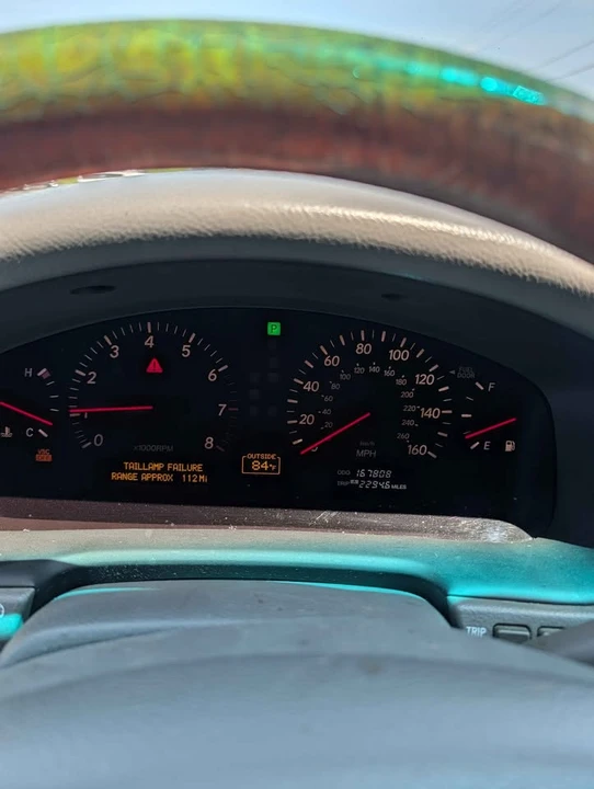 2001 Lexus LS 3rd Gen - Image 12 of 12