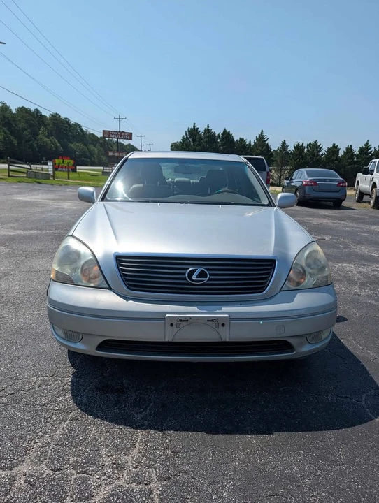 2001 Lexus LS 3rd Gen - Image 2 of 12