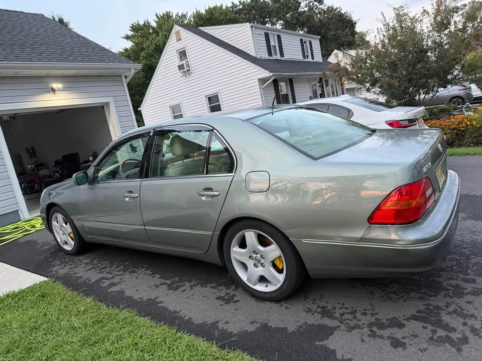 2001 Lexus LS 3rd Gen - Image 6 of 16