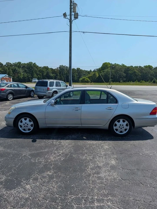 2001 Lexus LS 3rd Gen - Image 7 of 12