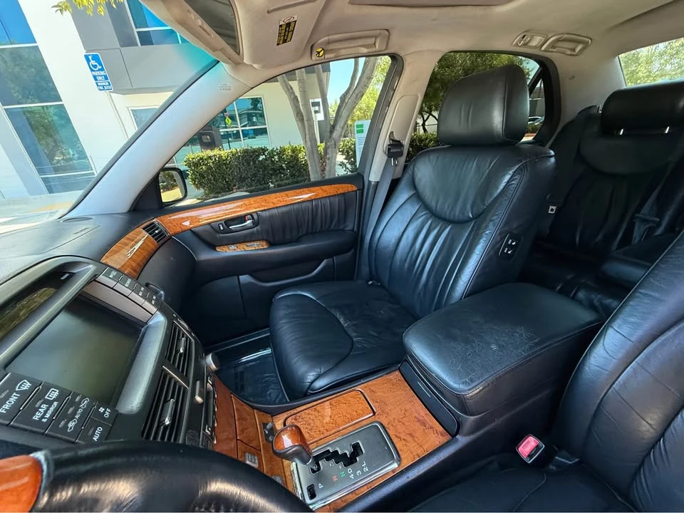 2001 Lexus LS 3rd Gen - Image 16 of 17
