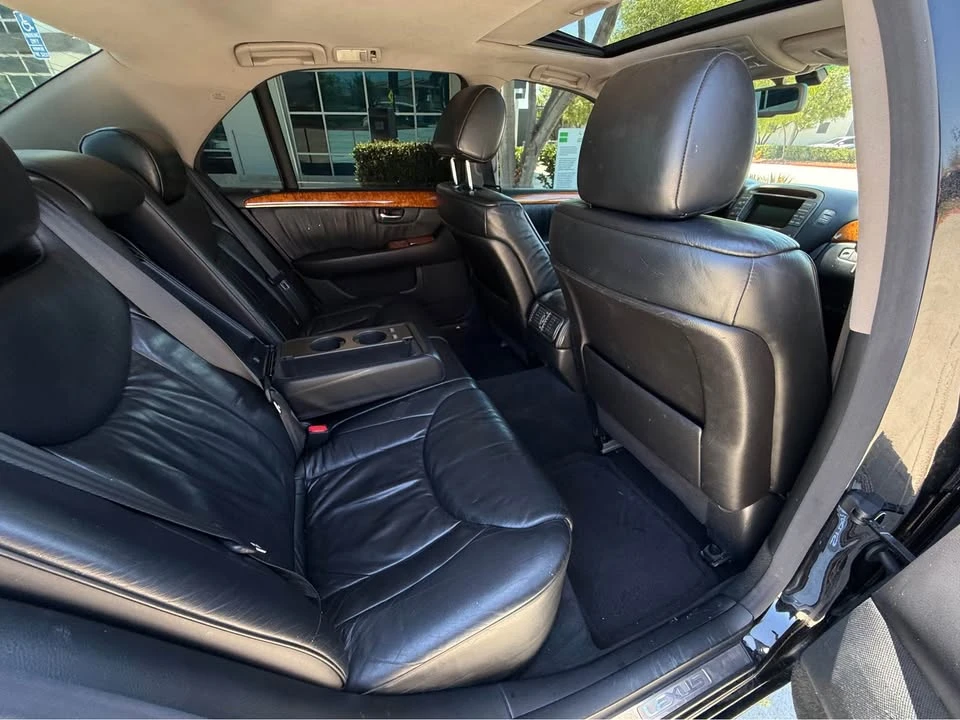 2001 Lexus LS 3rd Gen - Image 11 of 17