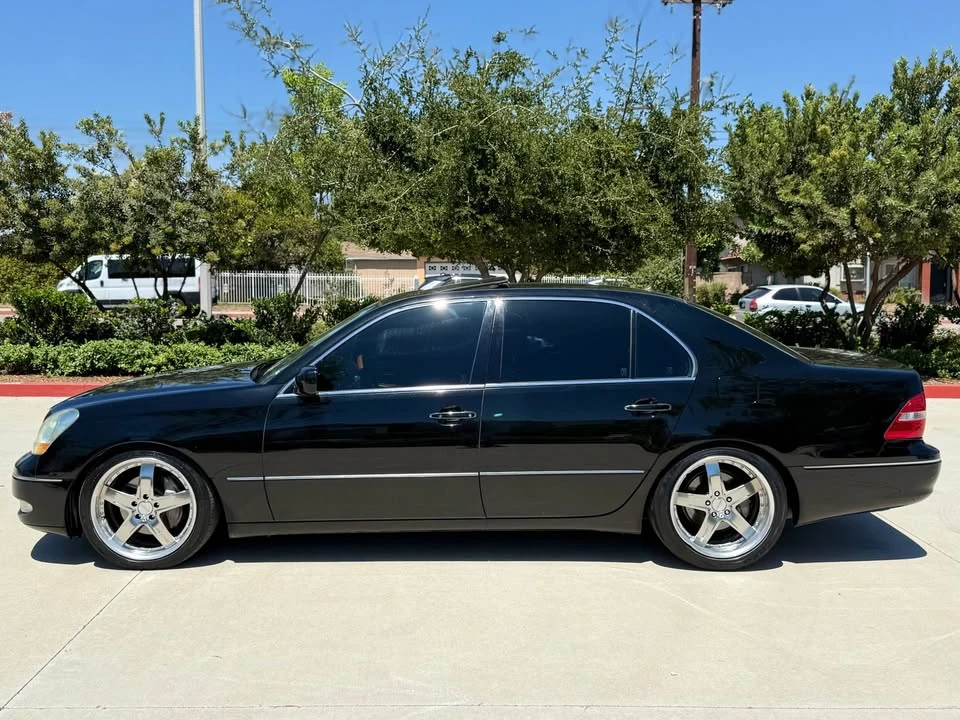 2001 Lexus LS 3rd Gen - Image 2 of 17