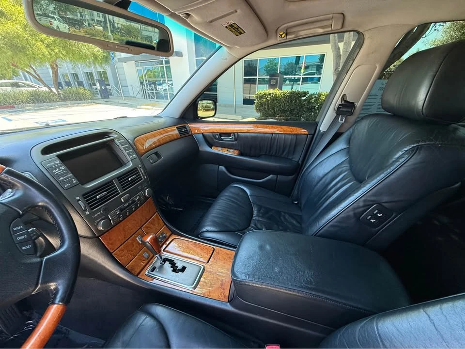 2001 Lexus LS 3rd Gen - Image 17 of 17