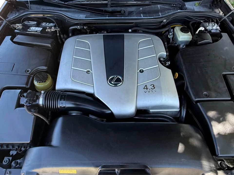 2001 Lexus LS 3rd Gen - Image 14 of 17