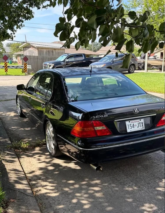 2001 Lexus LS 3rd Gen - Image 4 of 14