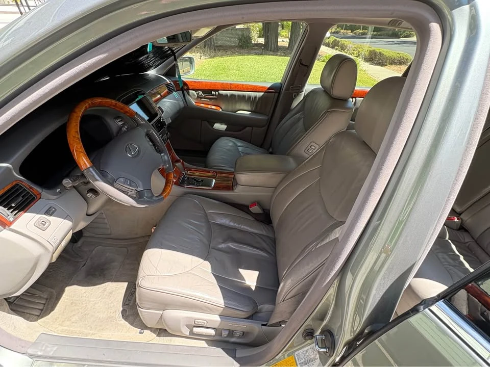 2001 Lexus LS 3rd Gen - Image 6 of 10