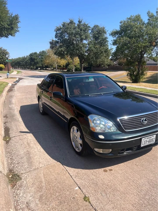 2001 Lexus LS 3rd Gen - Image 5 of 12