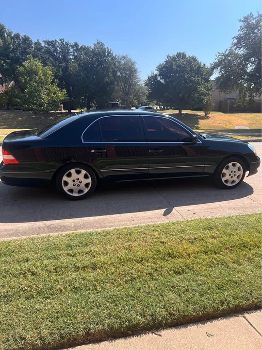 2001 Lexus LS 3rd Gen - Image 7 of 12