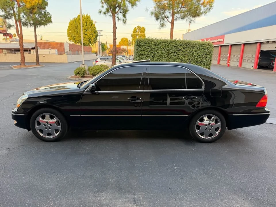 2001 Lexus LS 3rd Gen - Image 8 of 20