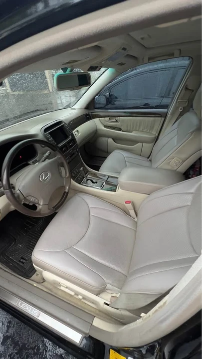 2001 Lexus LS 3rd Gen - Image 5 of 7