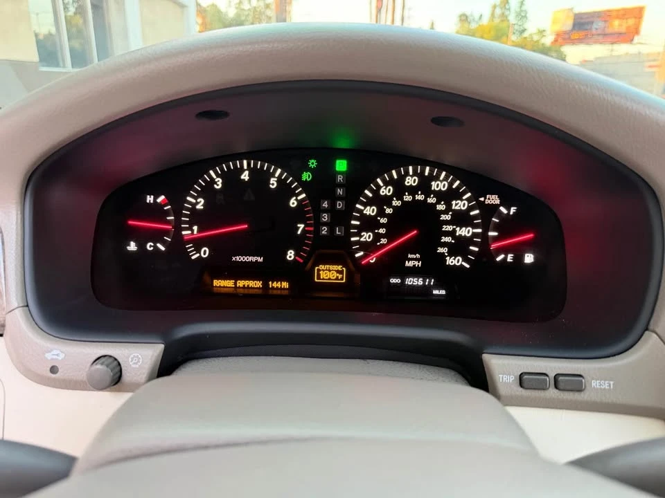 2001 Lexus LS 3rd Gen - Image 18 of 20