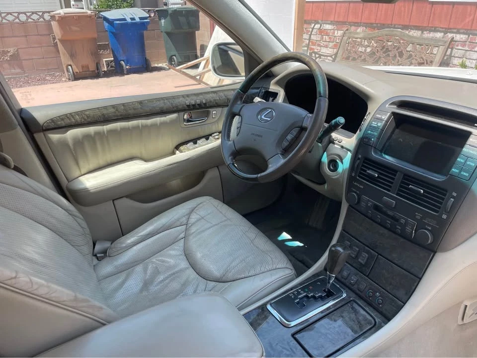 2001 Lexus LS 3rd Gen - Image 8 of 10