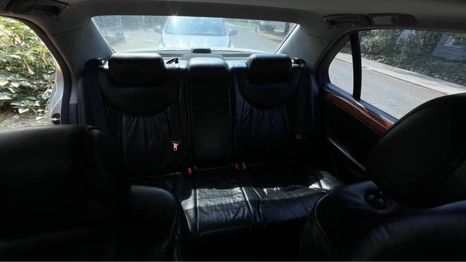 2001 Lexus LS 3rd Gen - Image 9 of 10