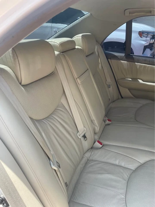 2001 Lexus LS 3rd Gen - Image 6 of 10