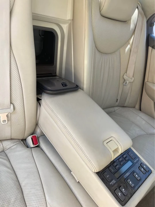 2001 Lexus LS 3rd Gen - Image 4 of 10