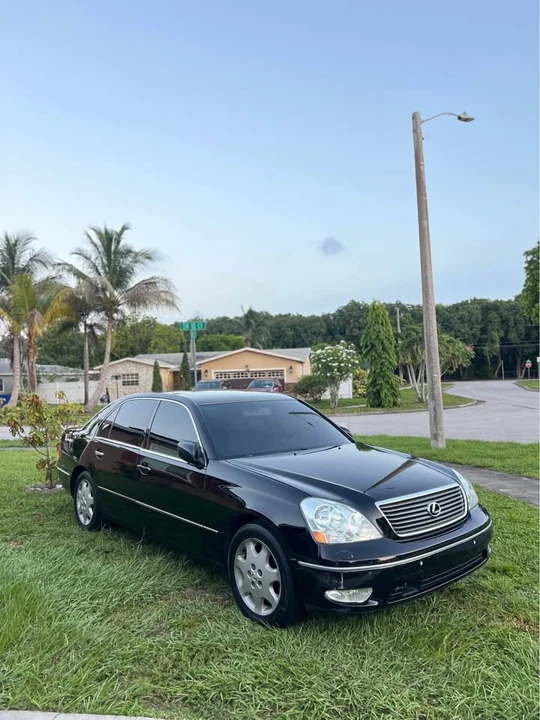 2001 Lexus LS 3rd Gen - Image 3 of 7