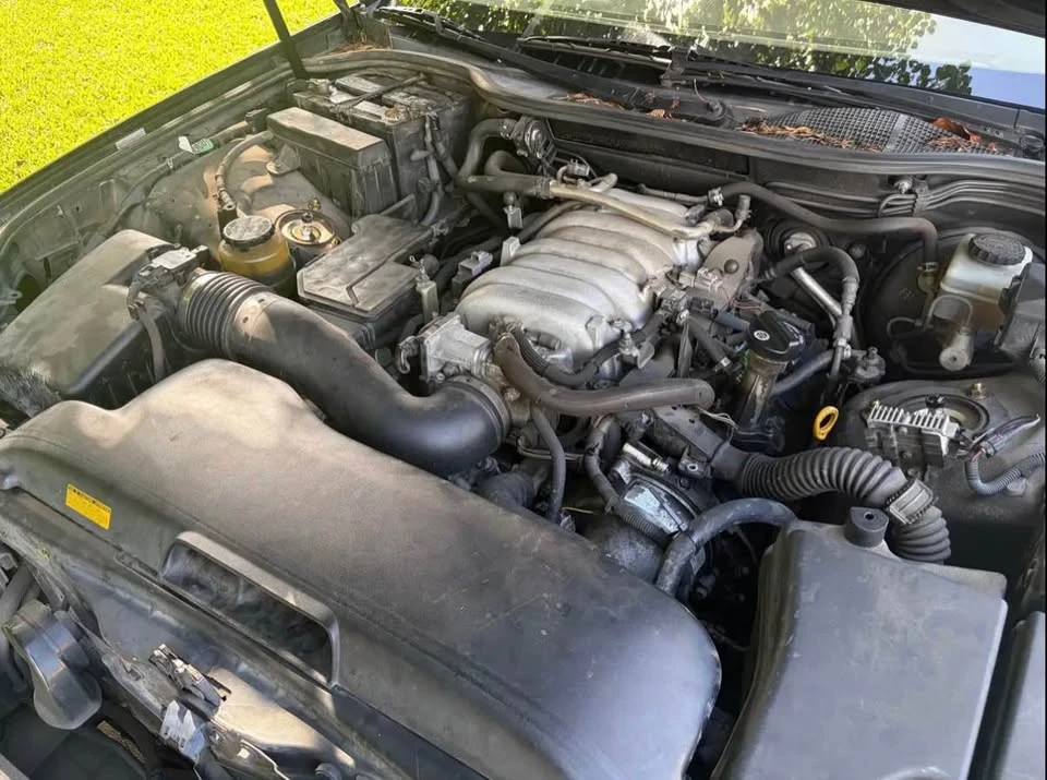 2001 Lexus LS 3rd Gen - Image 10 of 14
