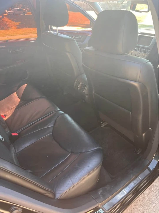 2001 Lexus LS 3rd Gen - Image 12 of 12